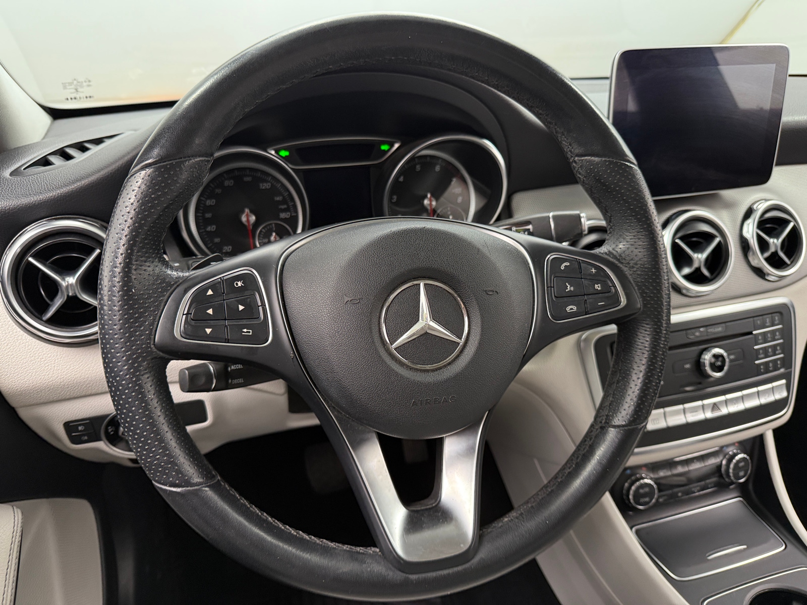 Thumbnail: 2020 Mercedes-Benz GLA - 4