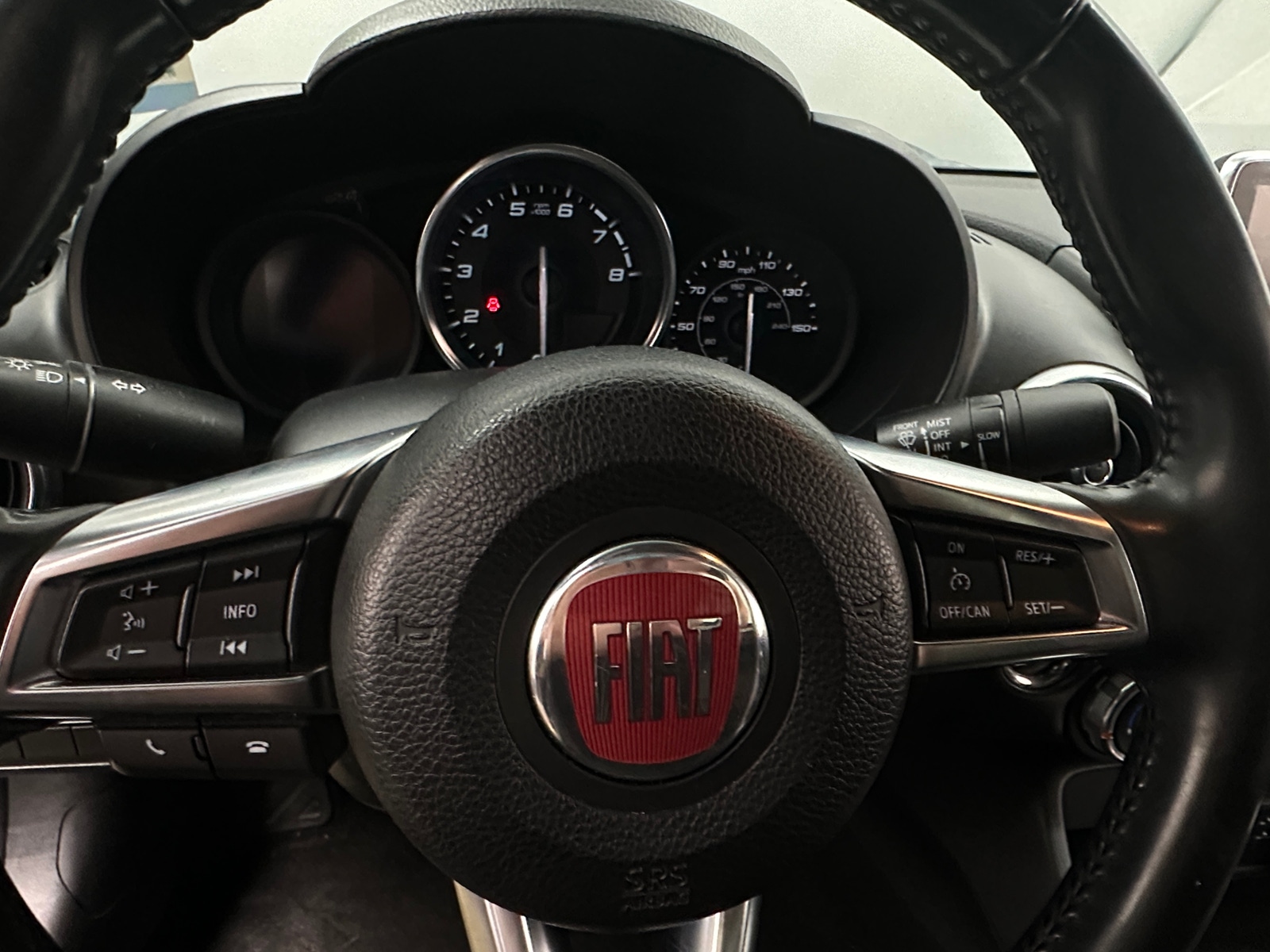 Thumbnail: 2017 Fiat 124 Spider - 5
