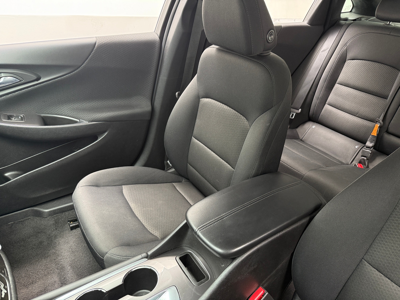 Thumbnail: 2016 Chevrolet Malibu - 2