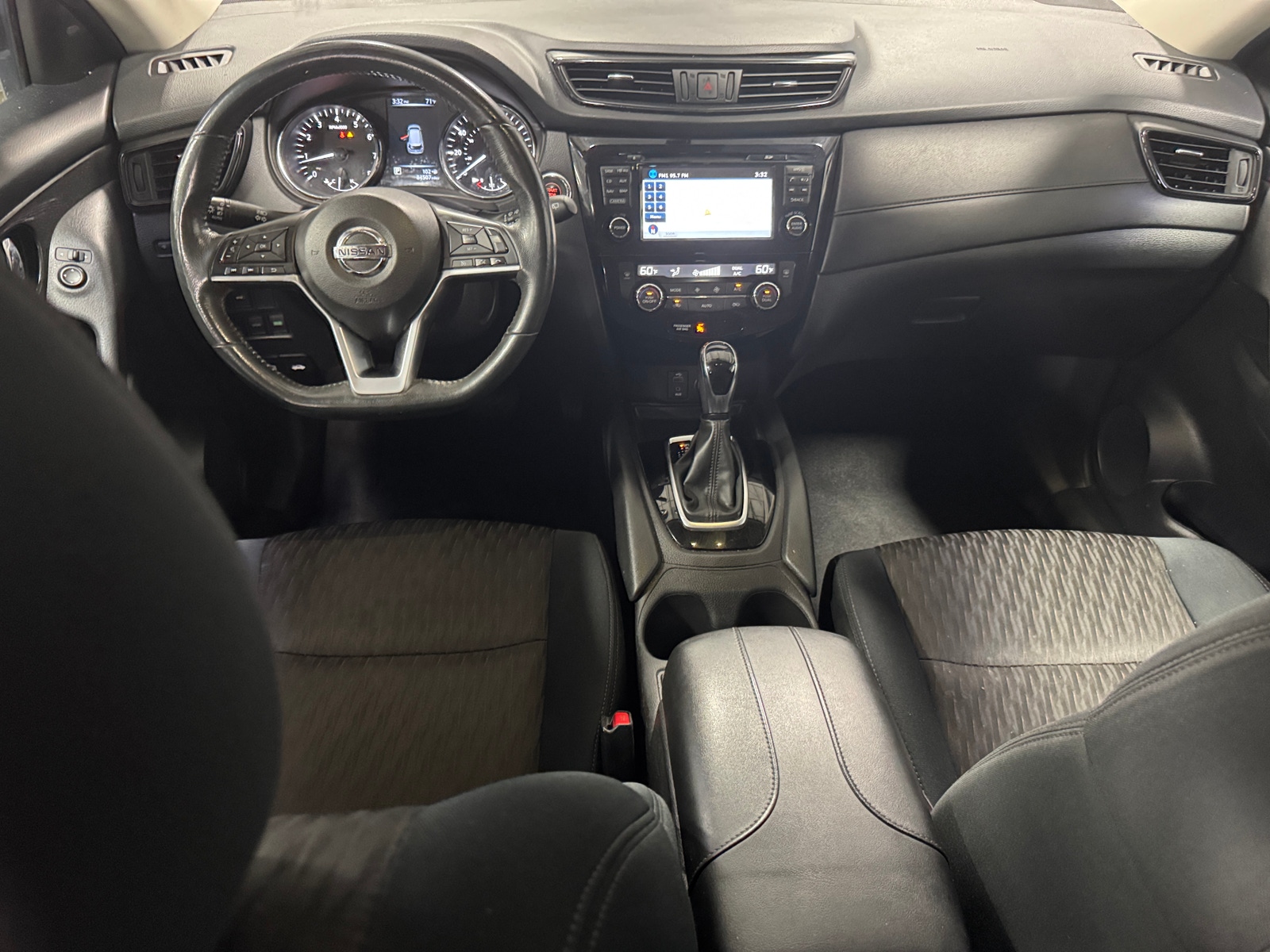 Thumbnail: 2017 Nissan Rogue - 3