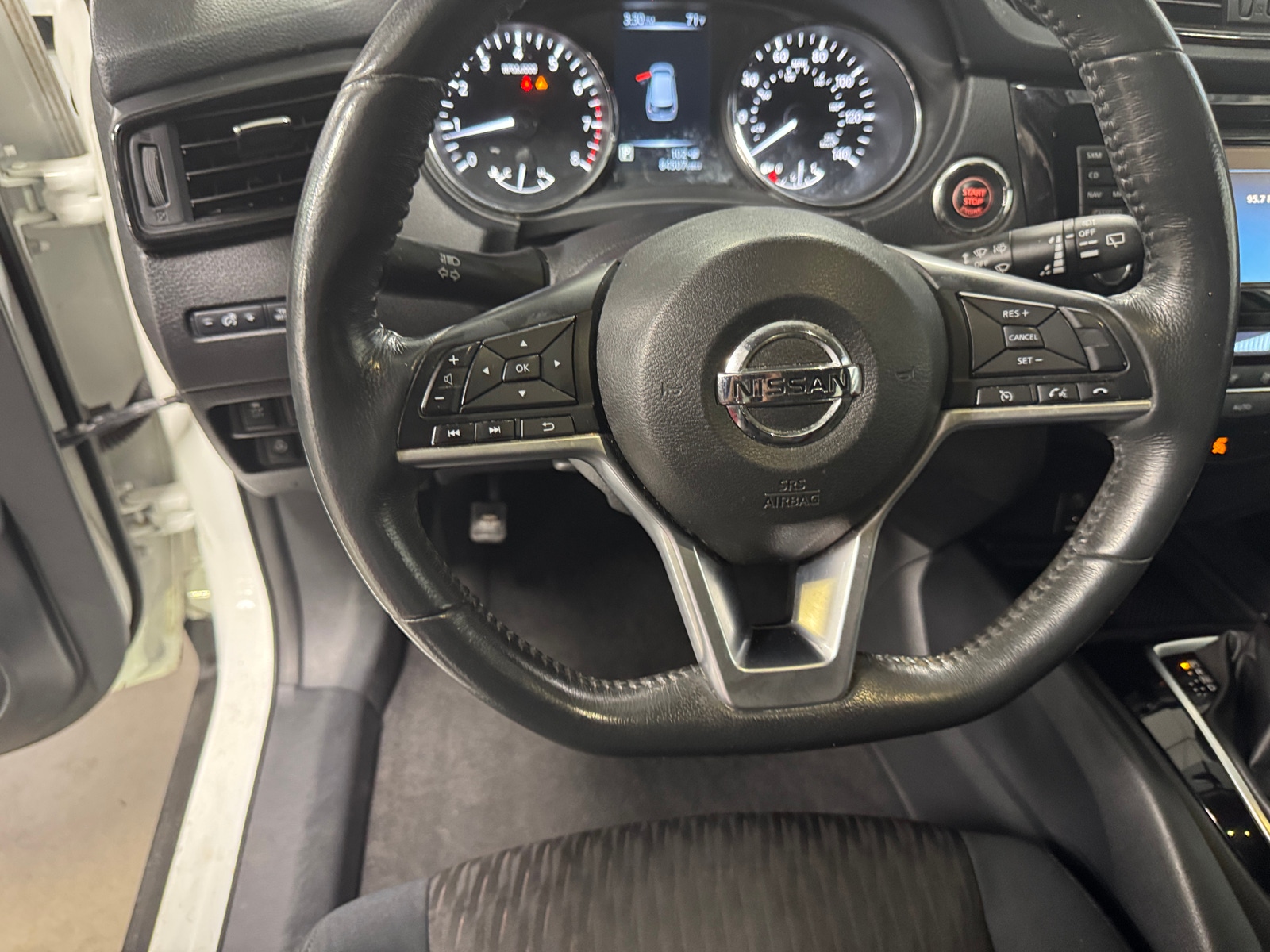 Thumbnail: 2017 Nissan Rogue - 5