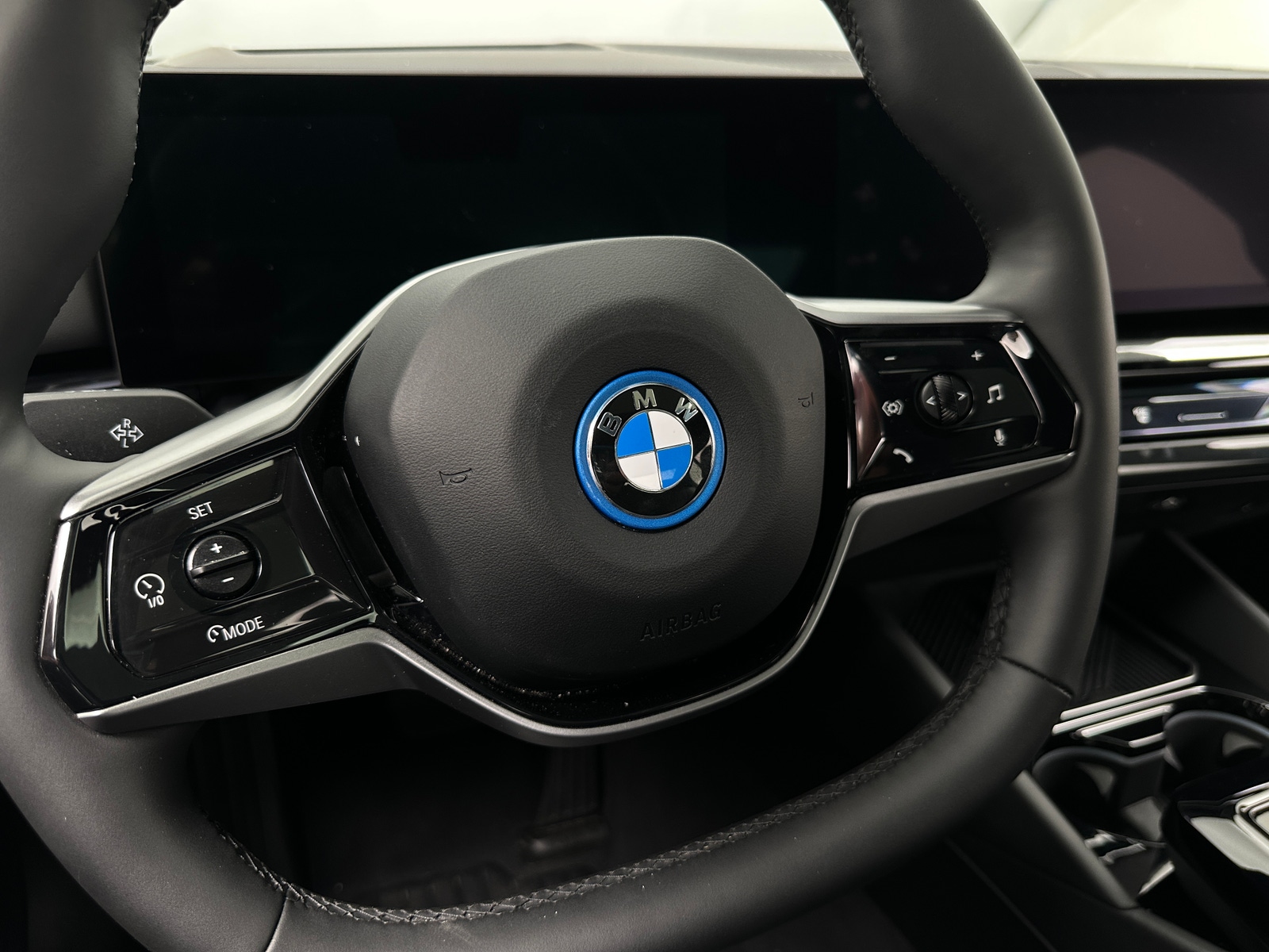 Thumbnail: 2025 BMW i5 - 4
