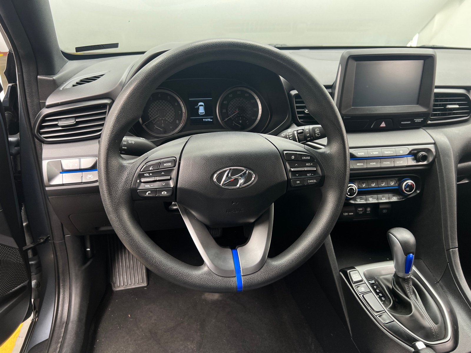 Thumbnail: 2019 Hyundai Veloster - 4