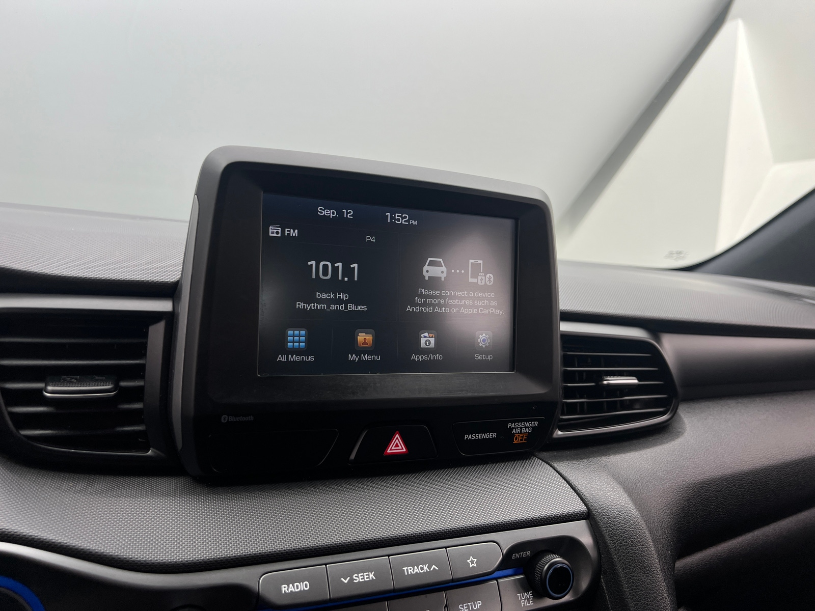Thumbnail: 2019 Hyundai Veloster - 3
