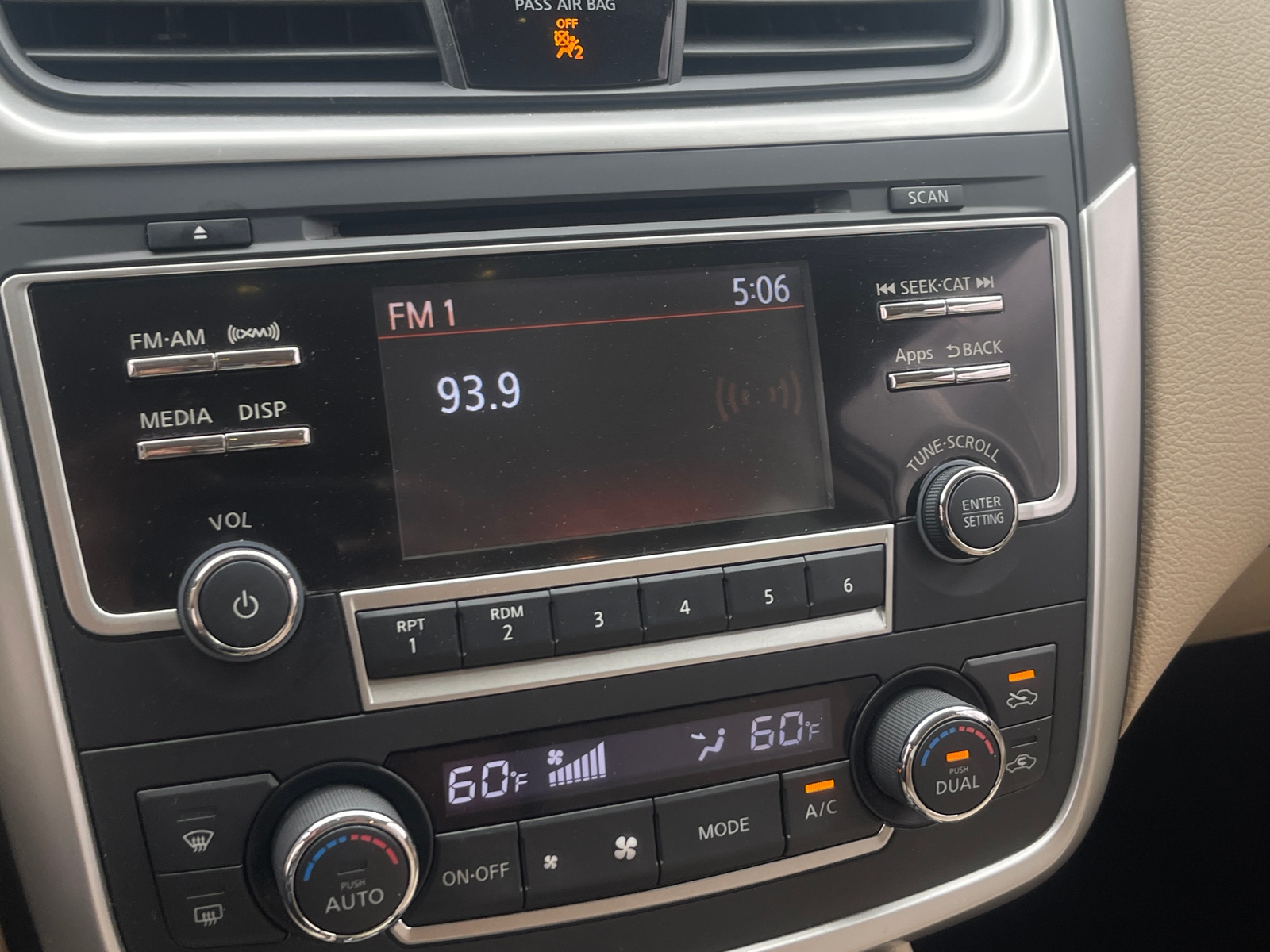 Thumbnail: 2016 Nissan Altima - 4