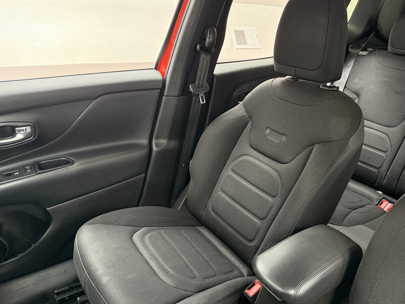 Thumbnail: 2017 Jeep Renegade - 2