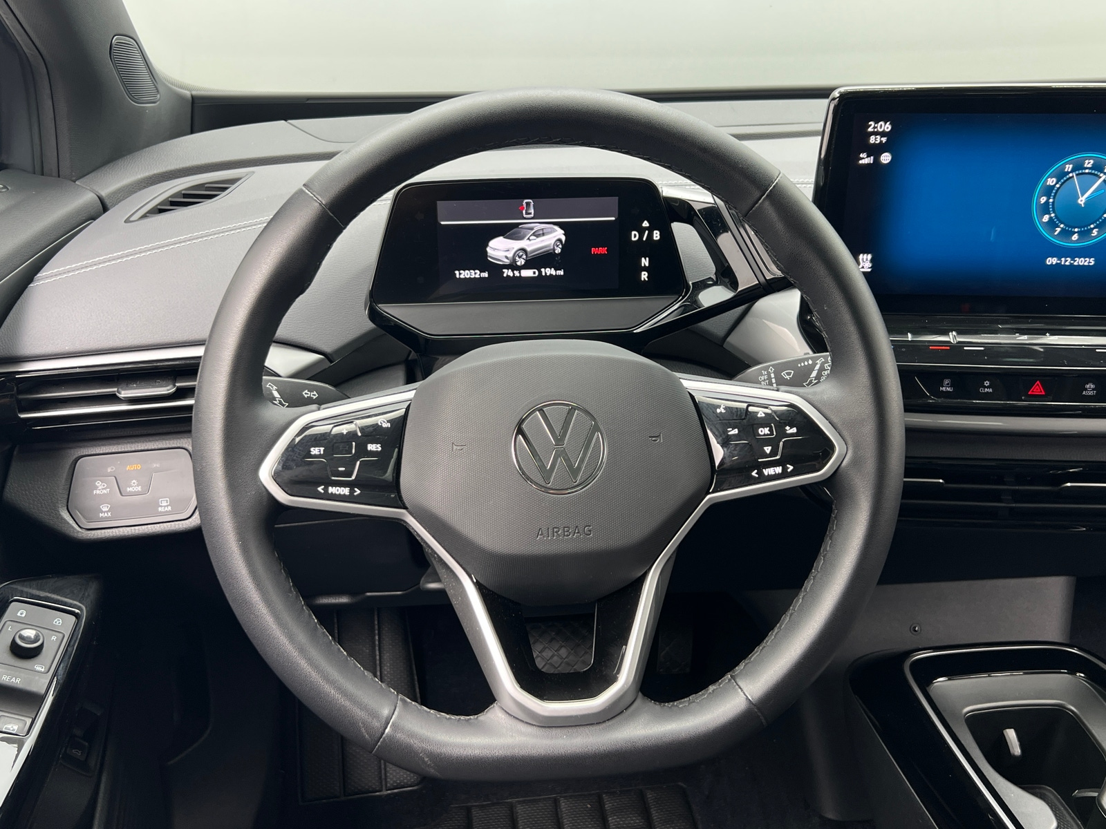 Thumbnail: 2023 Volkswagen ID.4 - 4