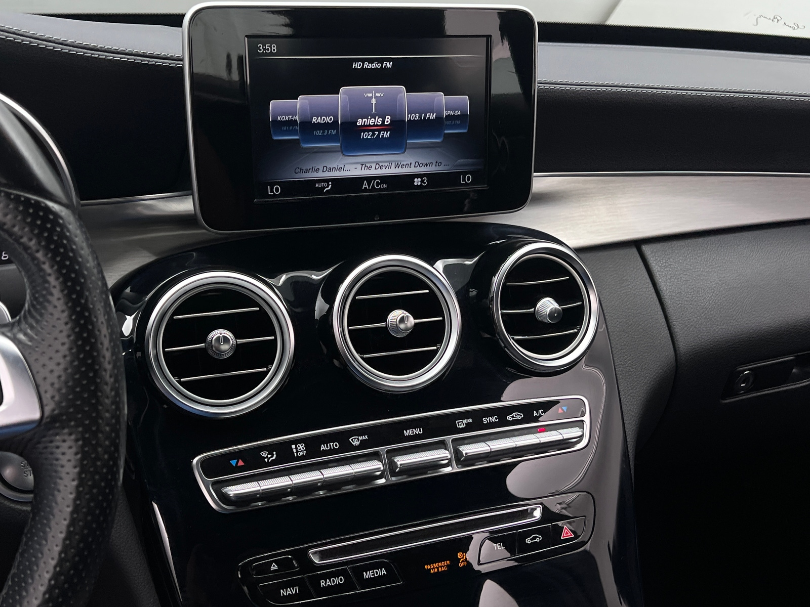 Thumbnail: 2016 Mercedes-Benz C-Class - 3