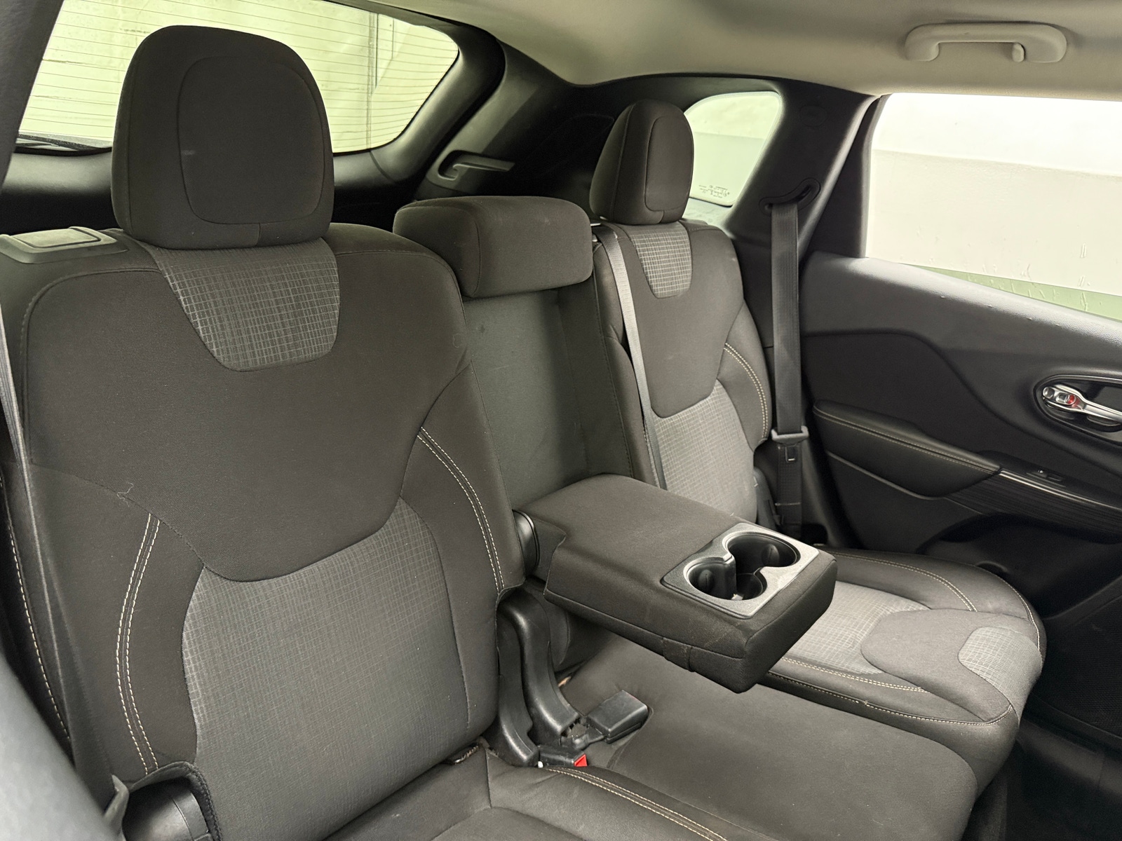 Thumbnail: 2016 Jeep Cherokee - 6