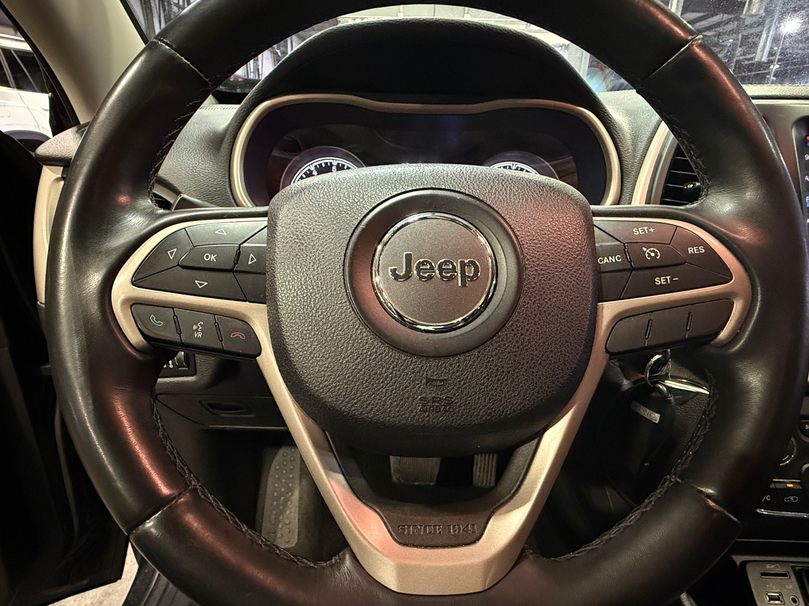 Thumbnail: 2016 Jeep Cherokee - 5