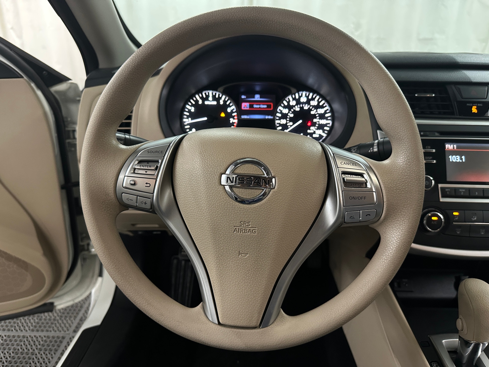 Thumbnail: 2016 Nissan Altima - 5