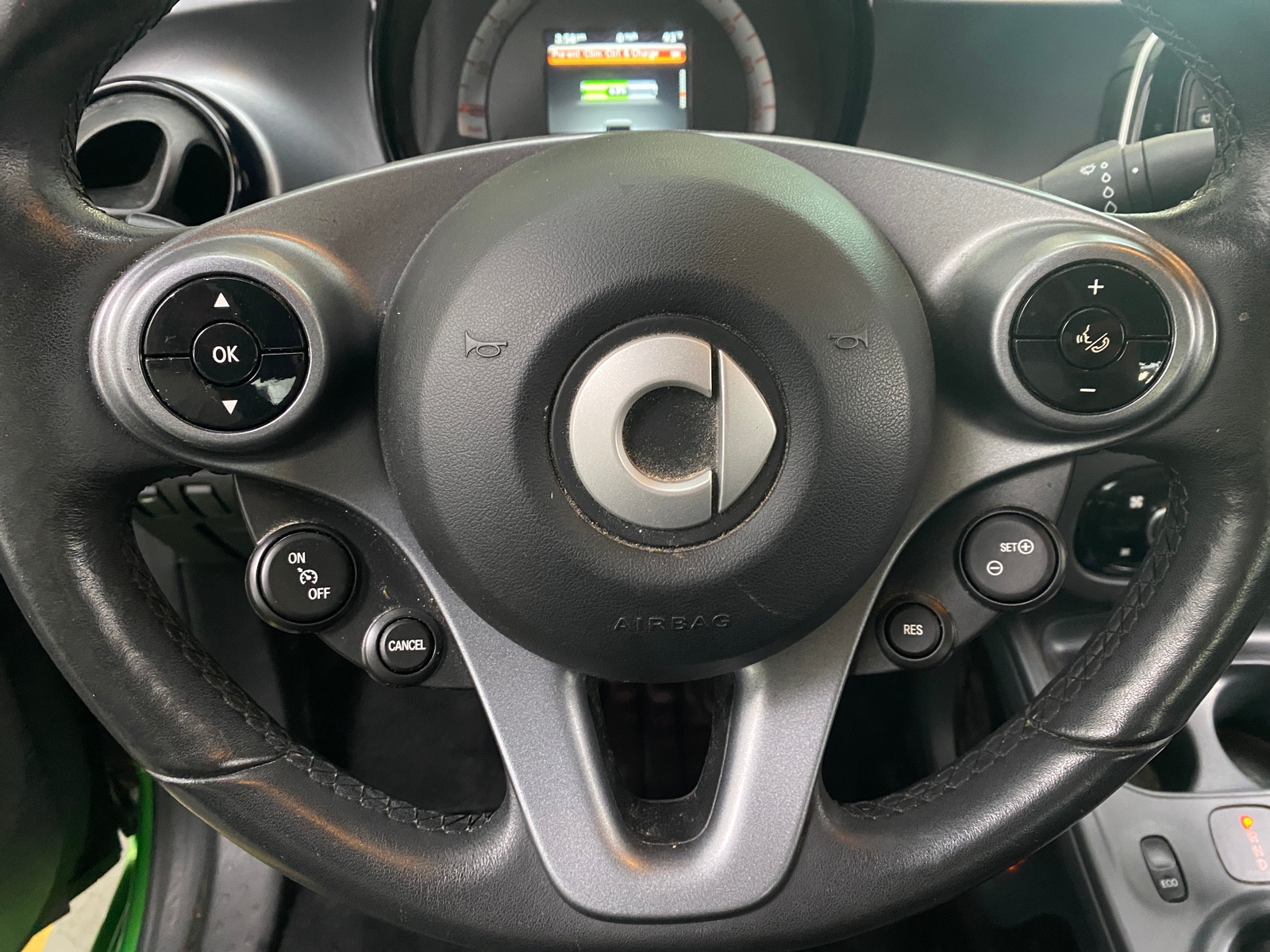 Thumbnail: 2017 smart fortwo - 4
