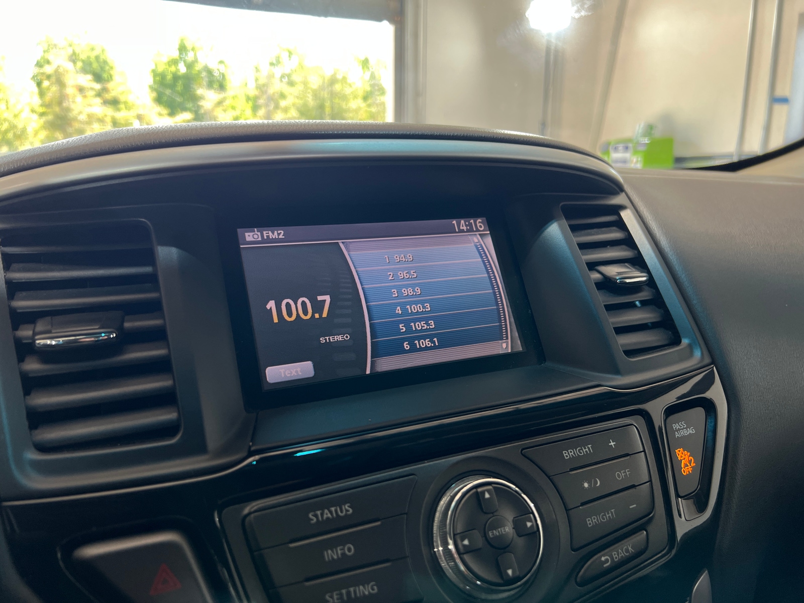Thumbnail: 2015 Nissan Pathfinder - 4
