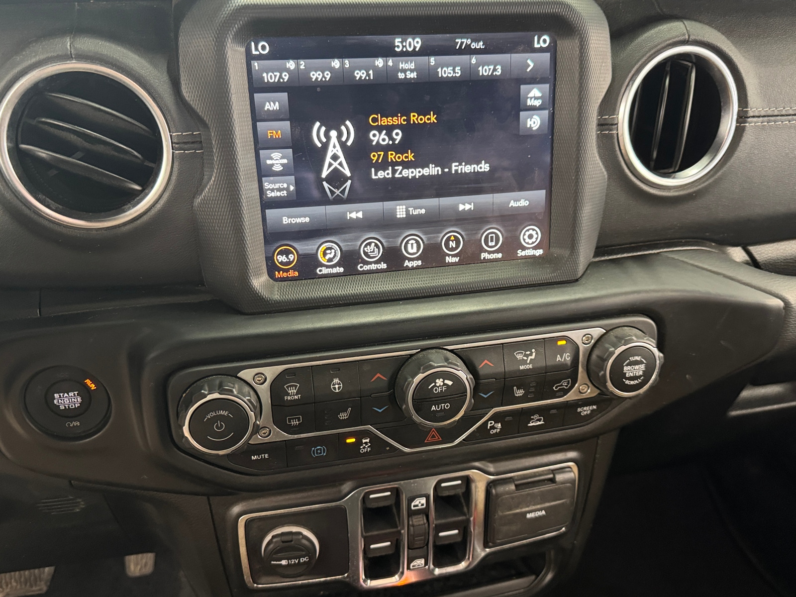 Thumbnail: 2021 Jeep Wrangler - 3
