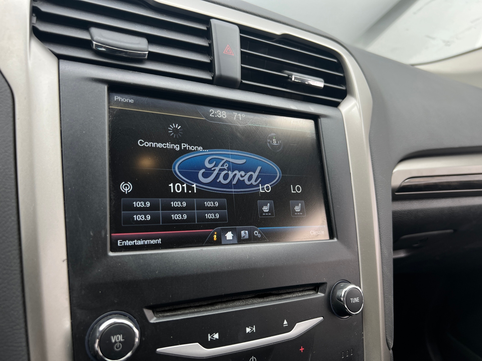 Thumbnail: 2014 Ford Fusion - 3