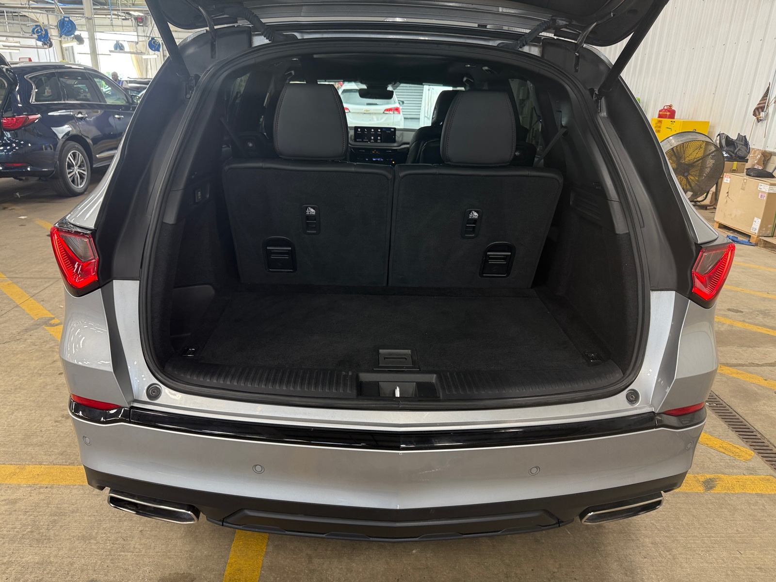 Thumbnail: 2022 Acura MDX - 6