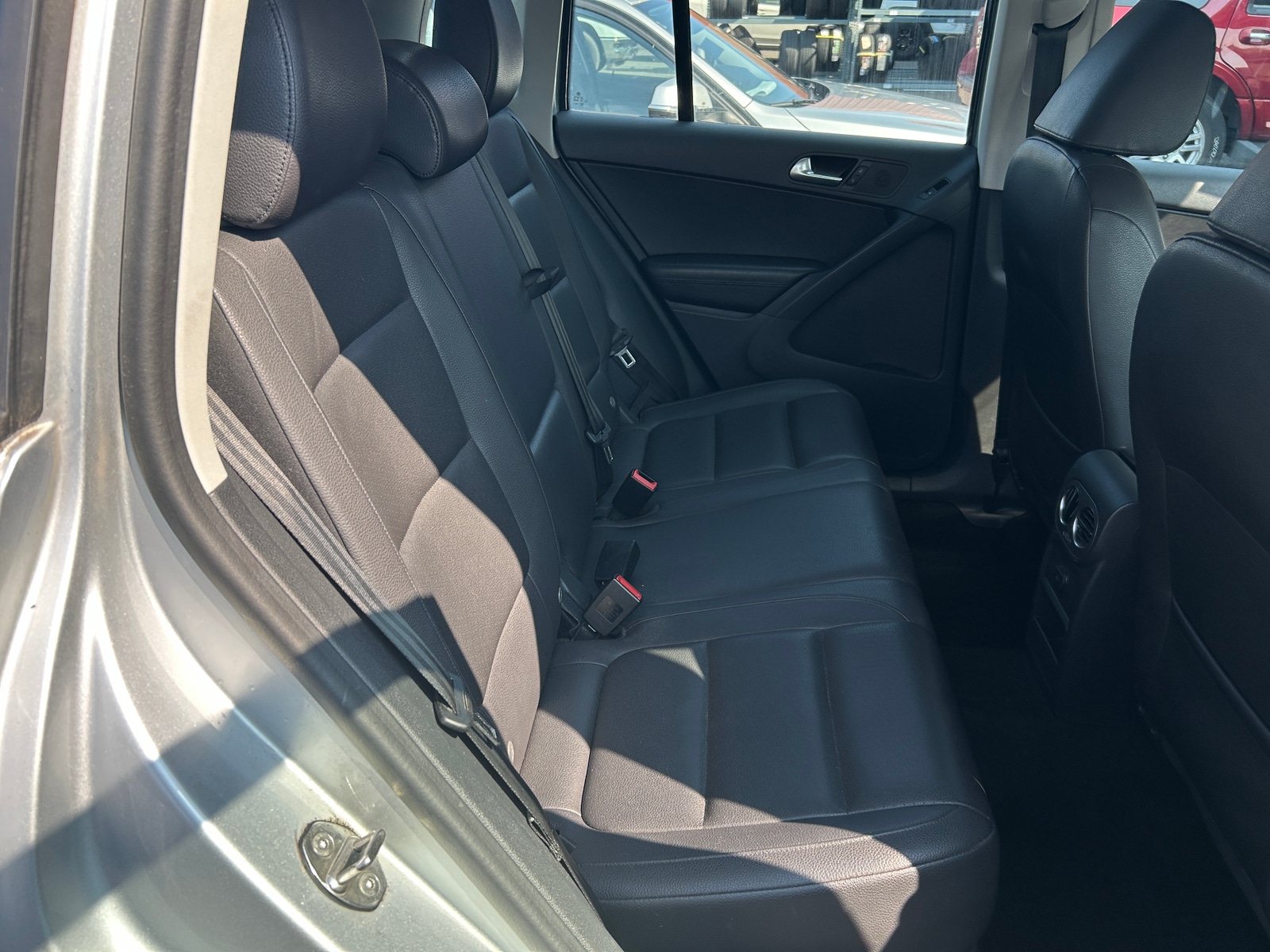 Thumbnail: 2017 Volkswagen Tiguan - 6