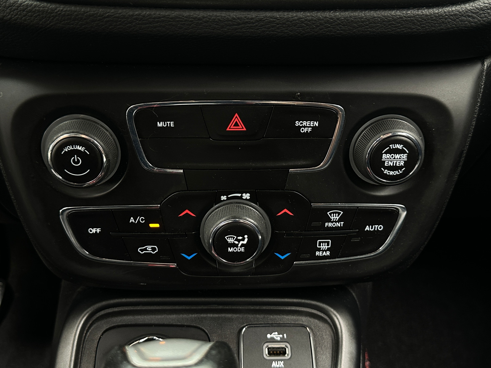 Thumbnail: 2019 Jeep Compass - 3