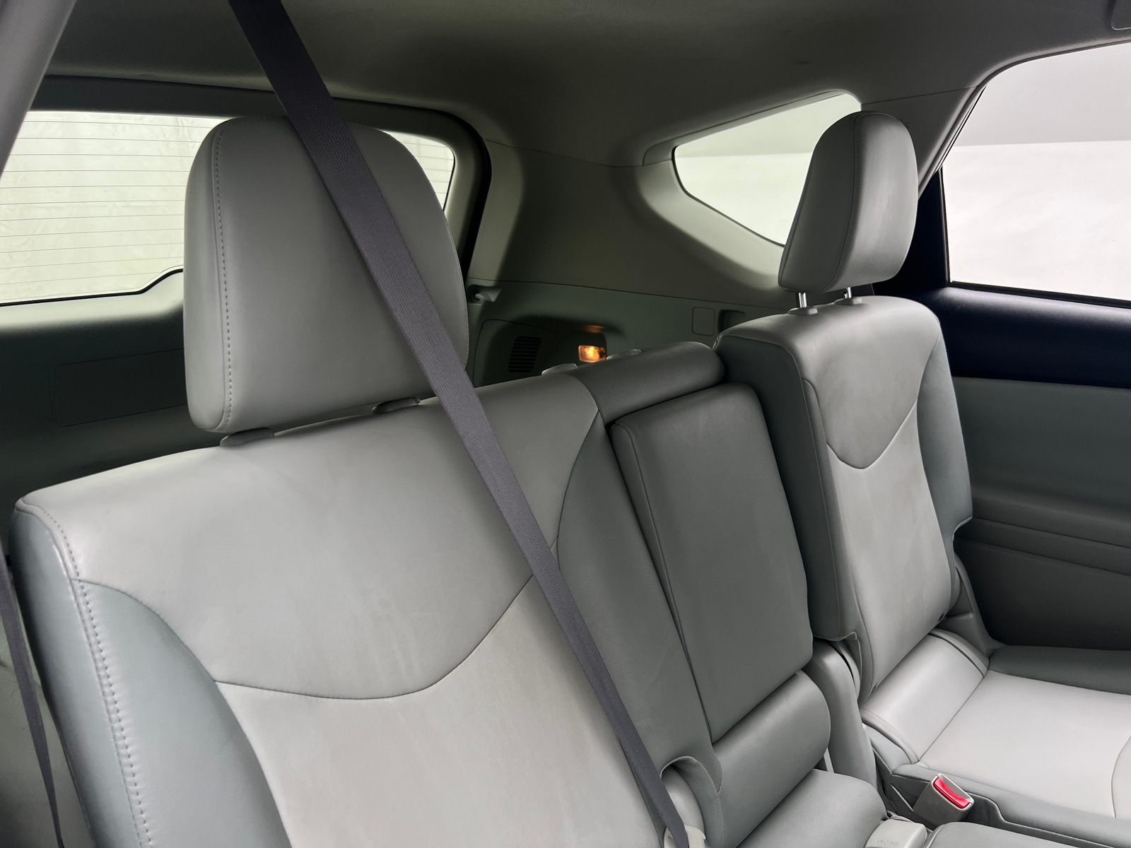 Thumbnail: 2014 Toyota Prius v - 6
