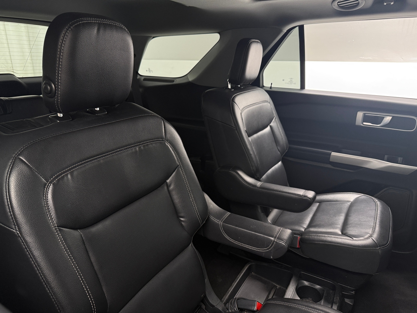 Thumbnail: 2020 Ford Explorer - 5