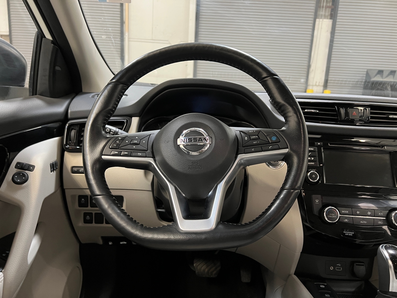 Thumbnail: 2022 Nissan Rogue Sport - 4