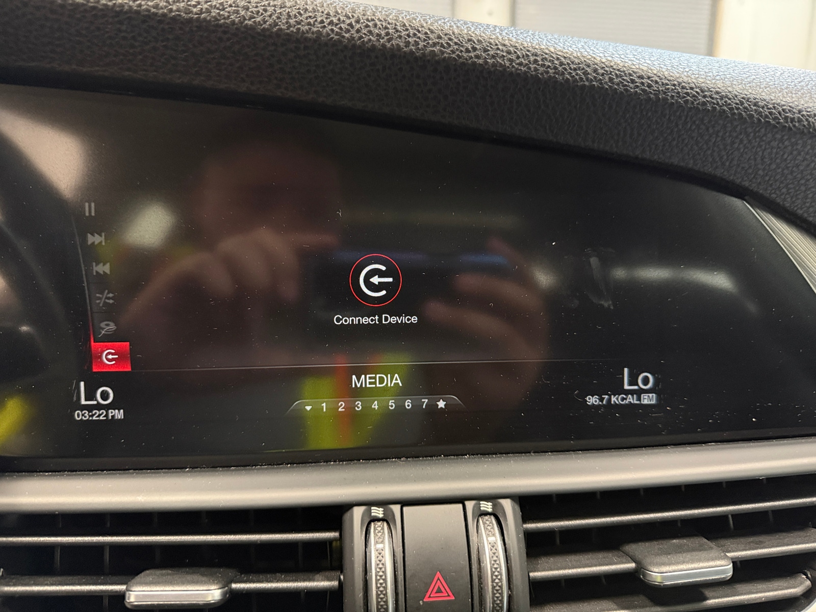 Thumbnail: 2019 Alfa Romeo Giulia - 3