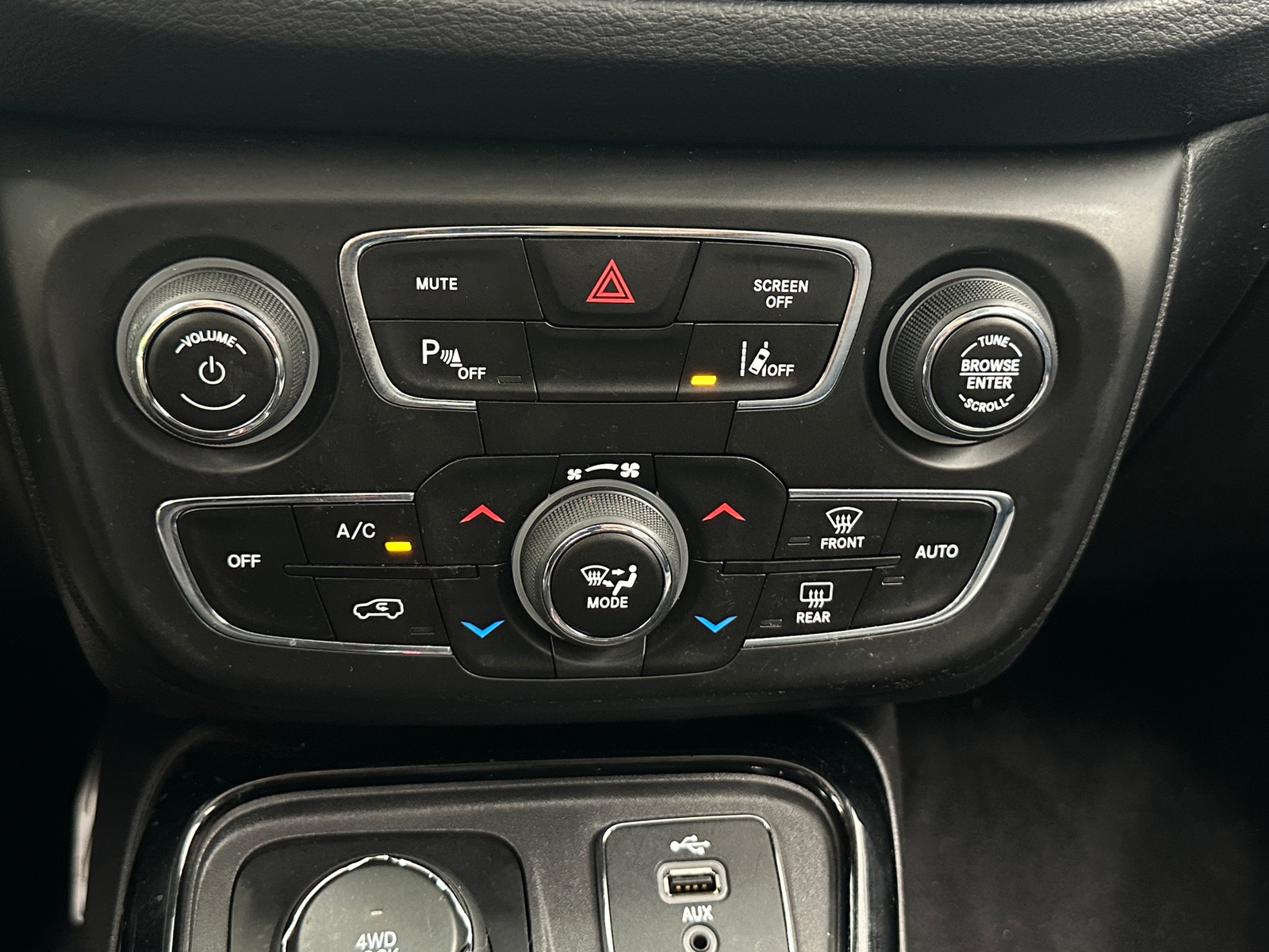 Thumbnail: 2018 Jeep Compass - 3