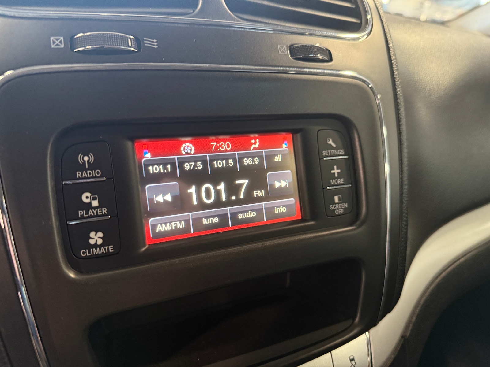 Thumbnail: 2020 Dodge Journey - 4