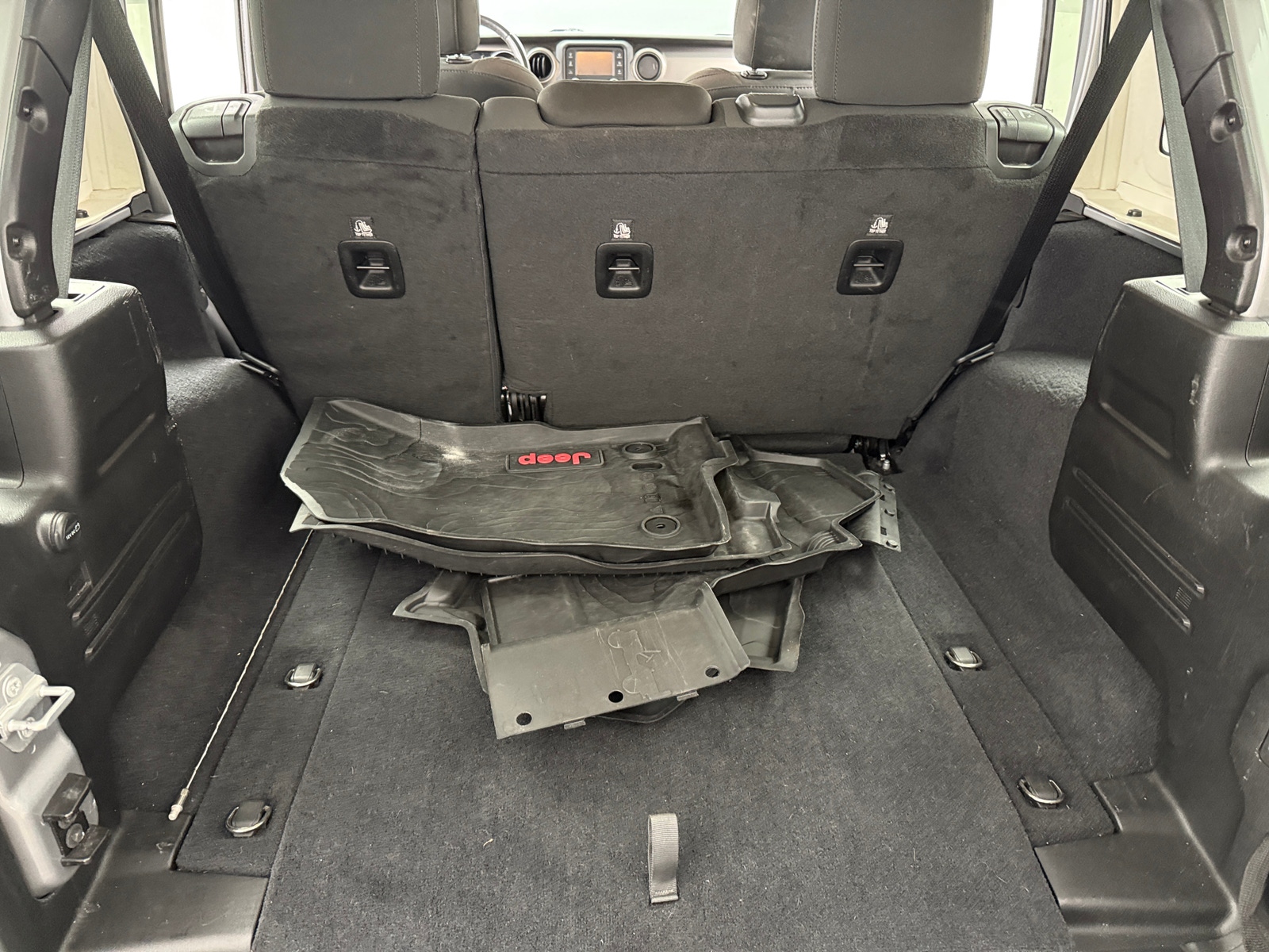 Thumbnail: 2019 Jeep Wrangler - 7