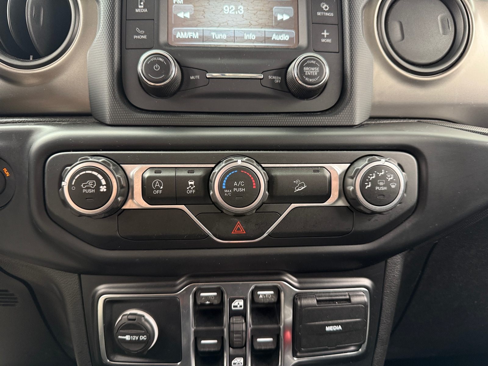 Thumbnail: 2019 Jeep Wrangler - 4