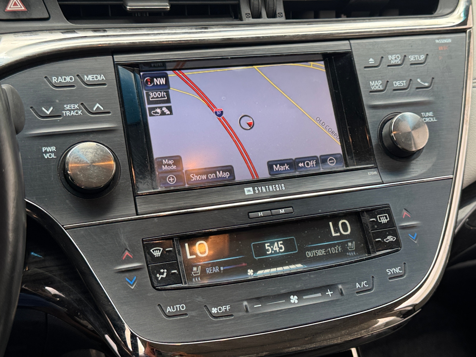 Thumbnail: 2013 Toyota Avalon - 3