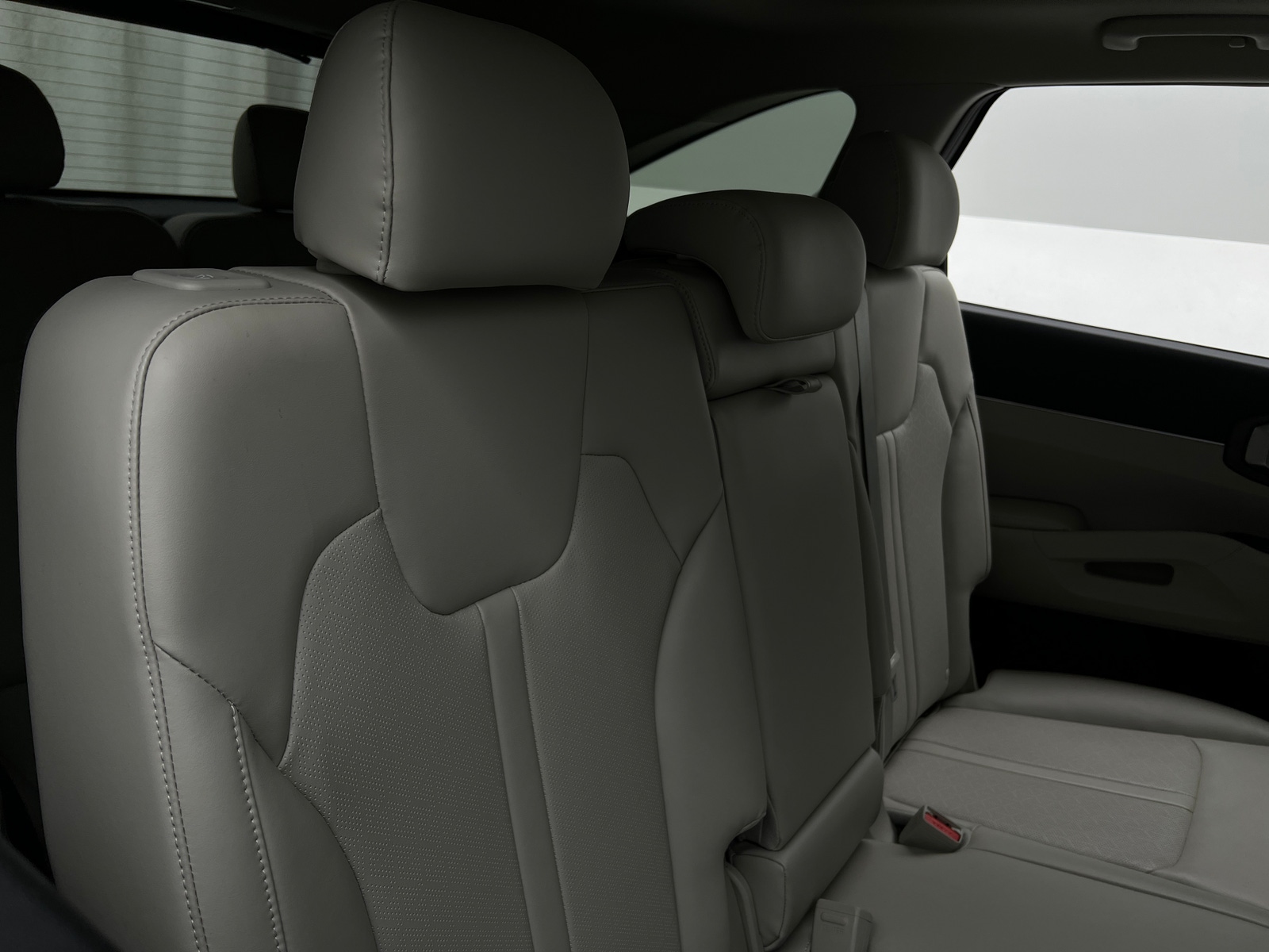 Thumbnail: 2022 Kia Sorento - 5