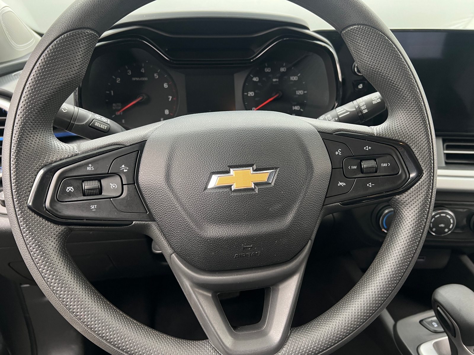 Thumbnail: 2025 Chevrolet Trax - 5