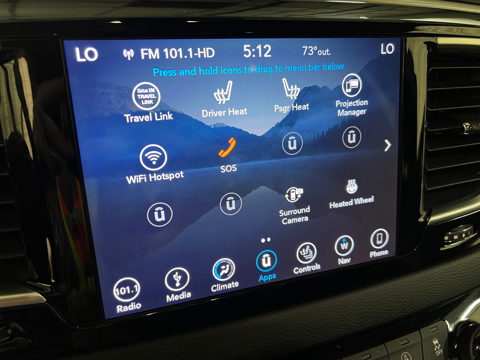 Thumbnail: 2019 Chrysler Pacifica - 3