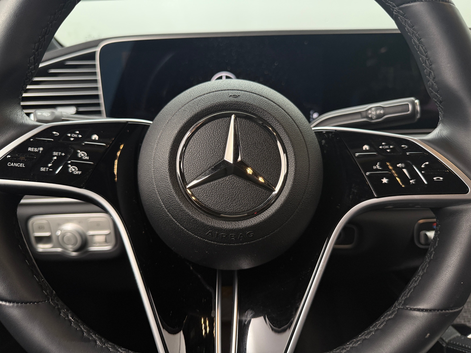 Thumbnail: 2025 Mercedes-Benz GLE - 4
