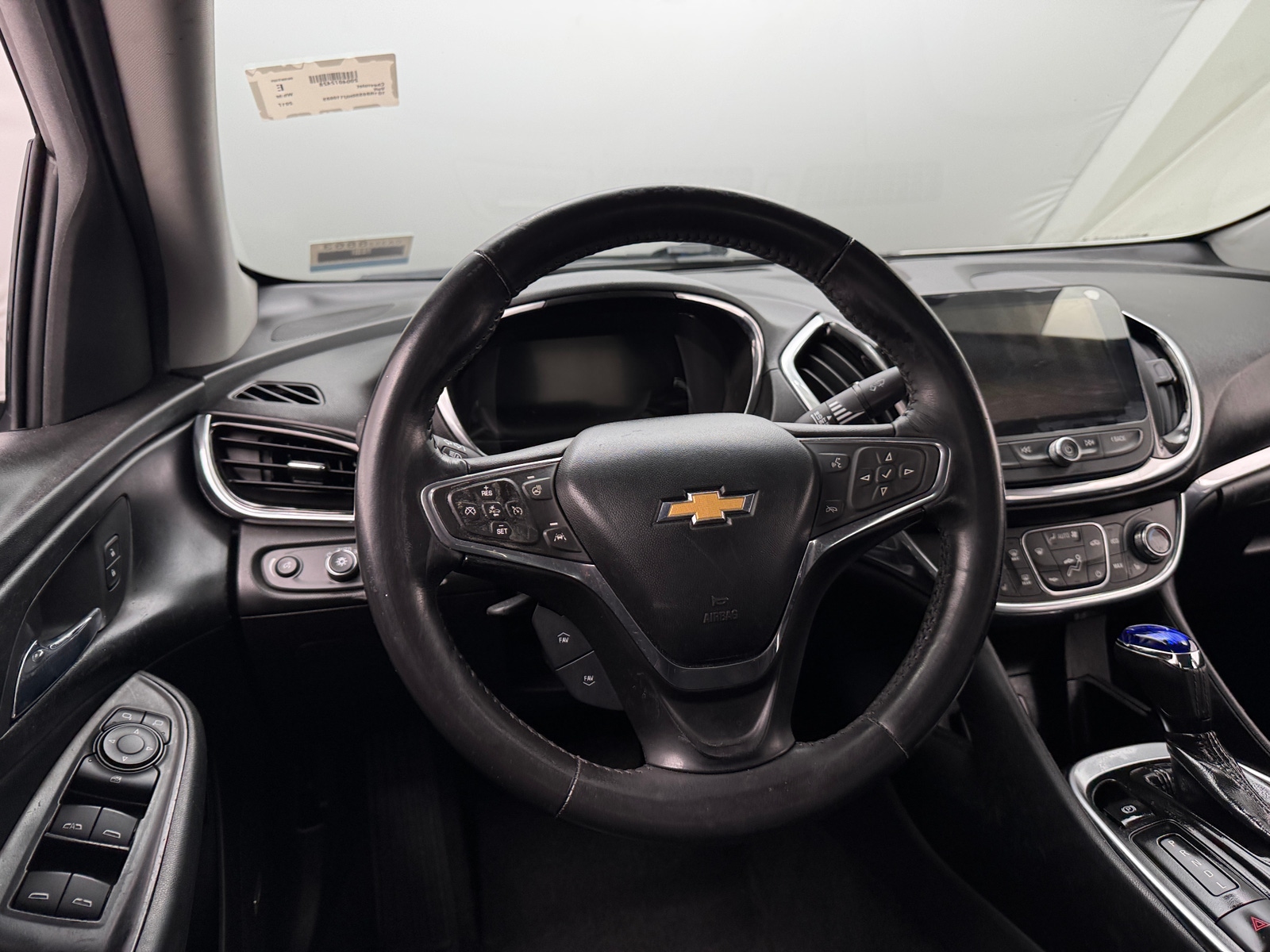 Thumbnail: 2017 Chevrolet Volt - 4