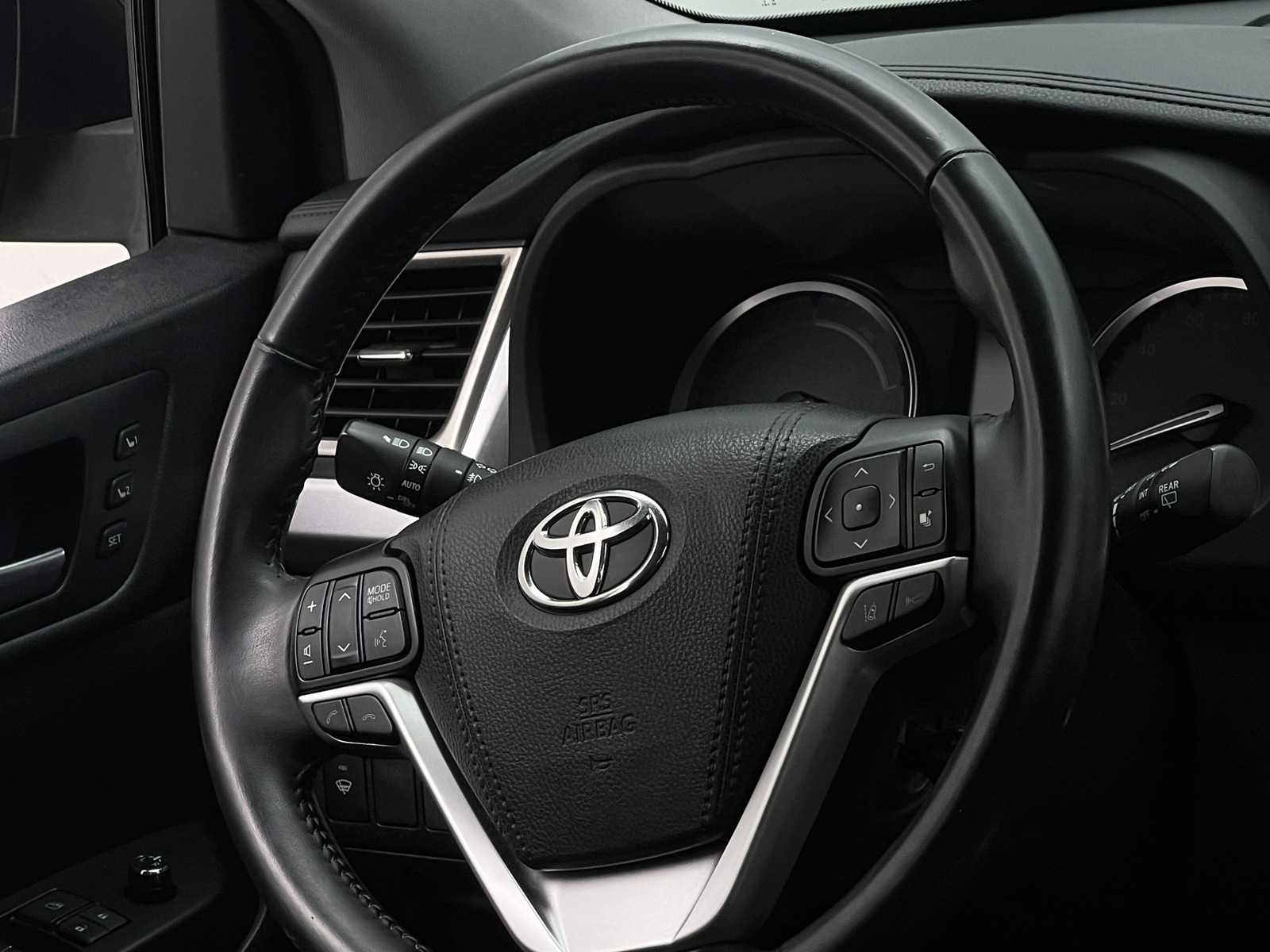 Thumbnail: 2018 Toyota Highlander - 4