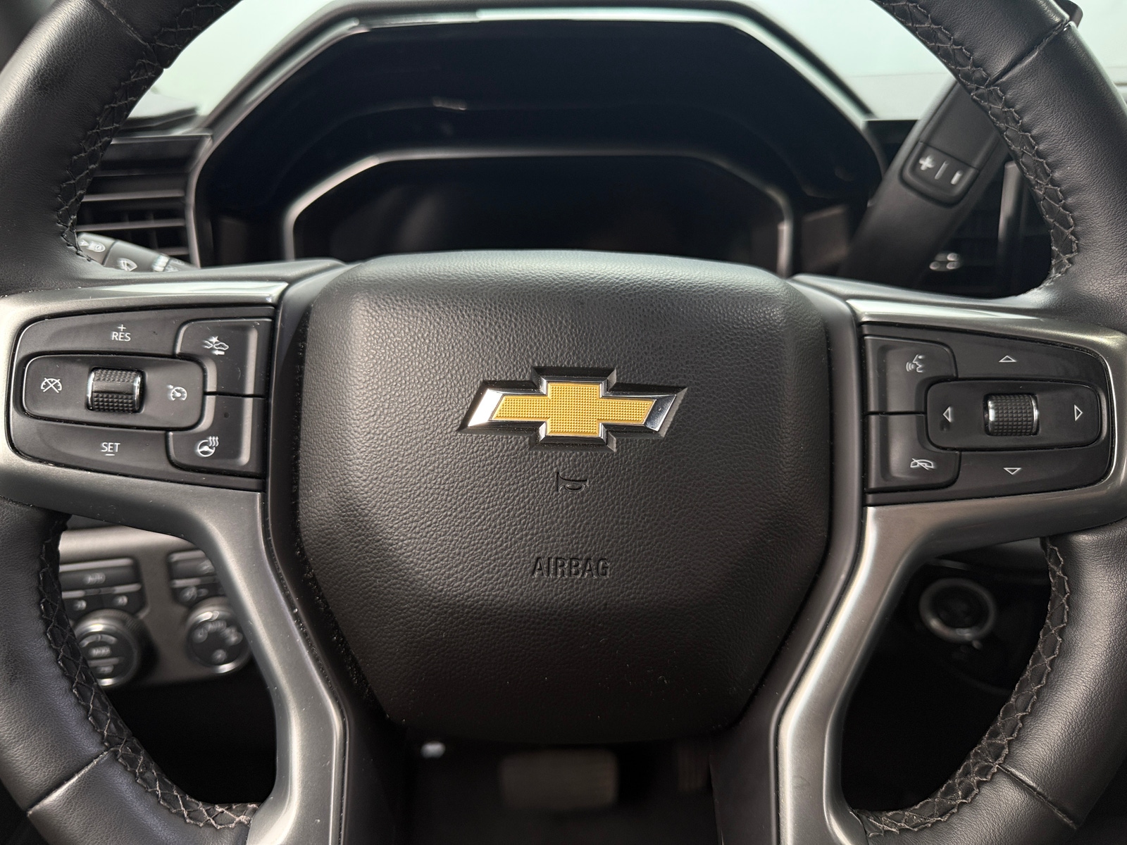 Thumbnail: 2023 Chevrolet Silverado 1500 - 5