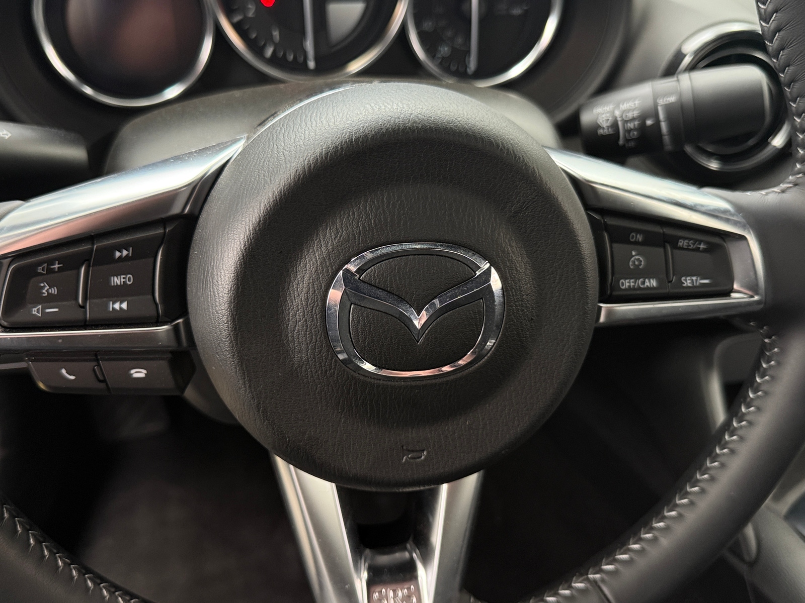 Thumbnail: 2020 Mazda MX-5 Miata - 5