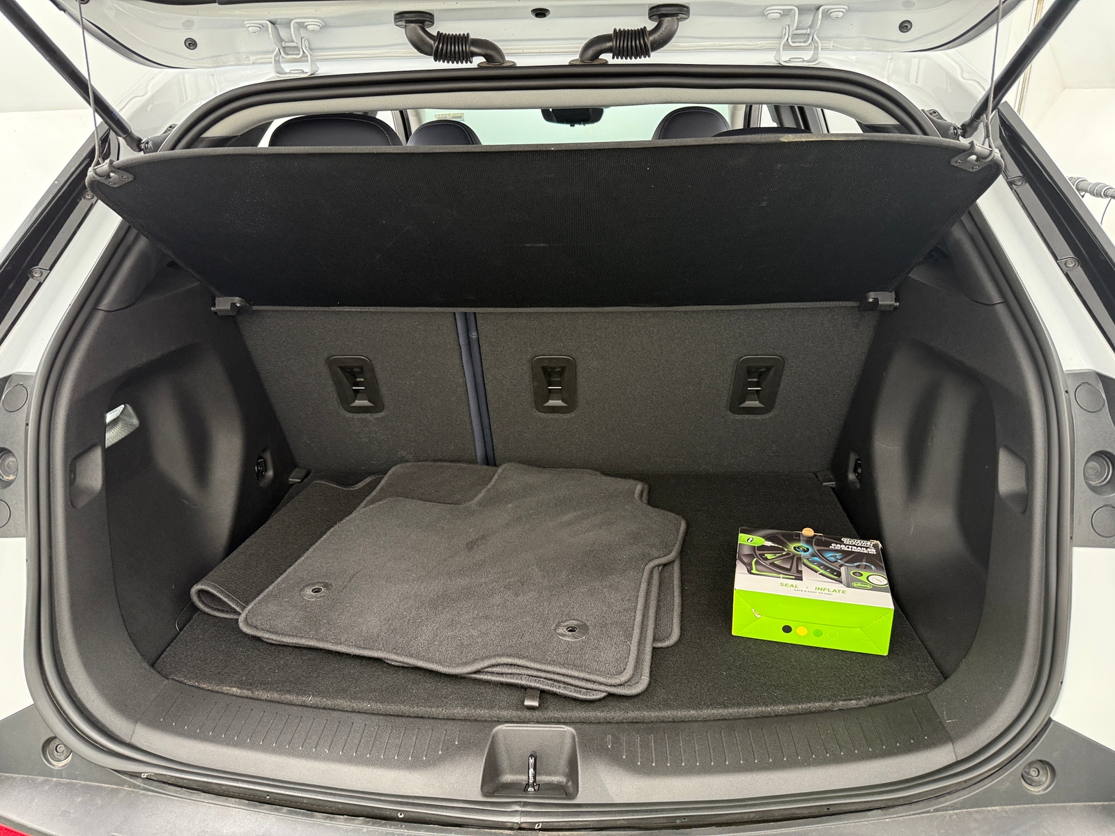 Thumbnail: 2023 Chevrolet Bolt EUV - 6