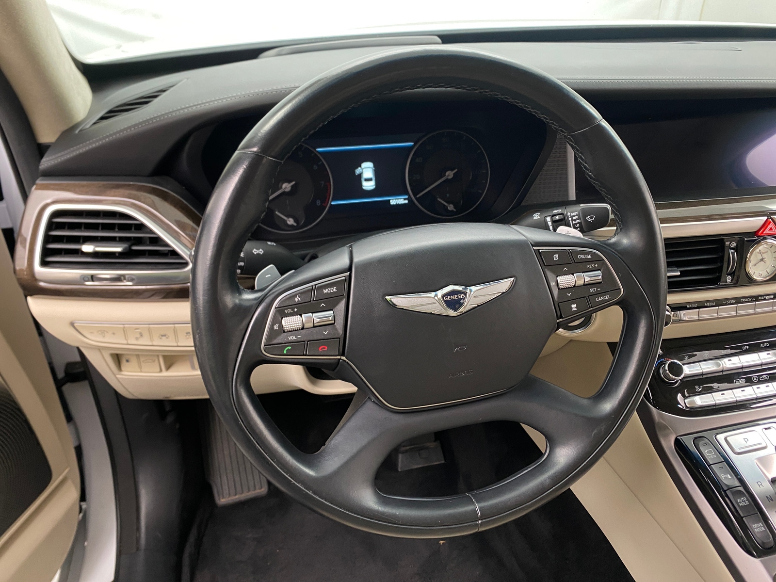 Thumbnail: 2018 Genesis G90 - 4