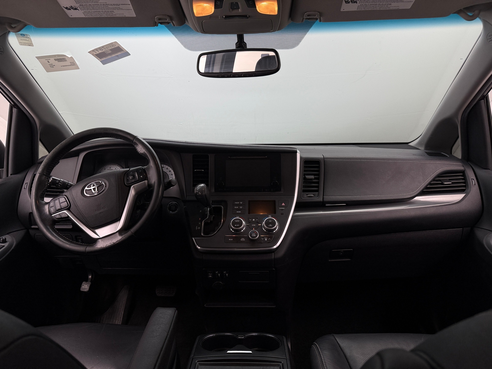 Thumbnail: 2017 Toyota Sienna - 2