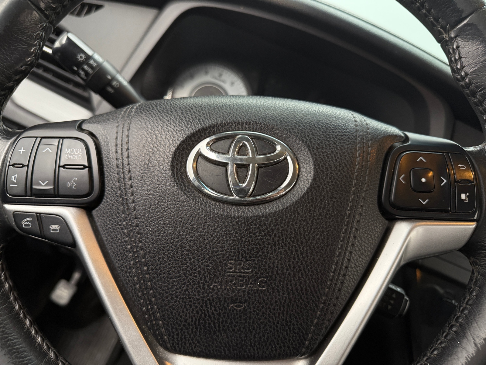 Thumbnail: 2017 Toyota Sienna - 4