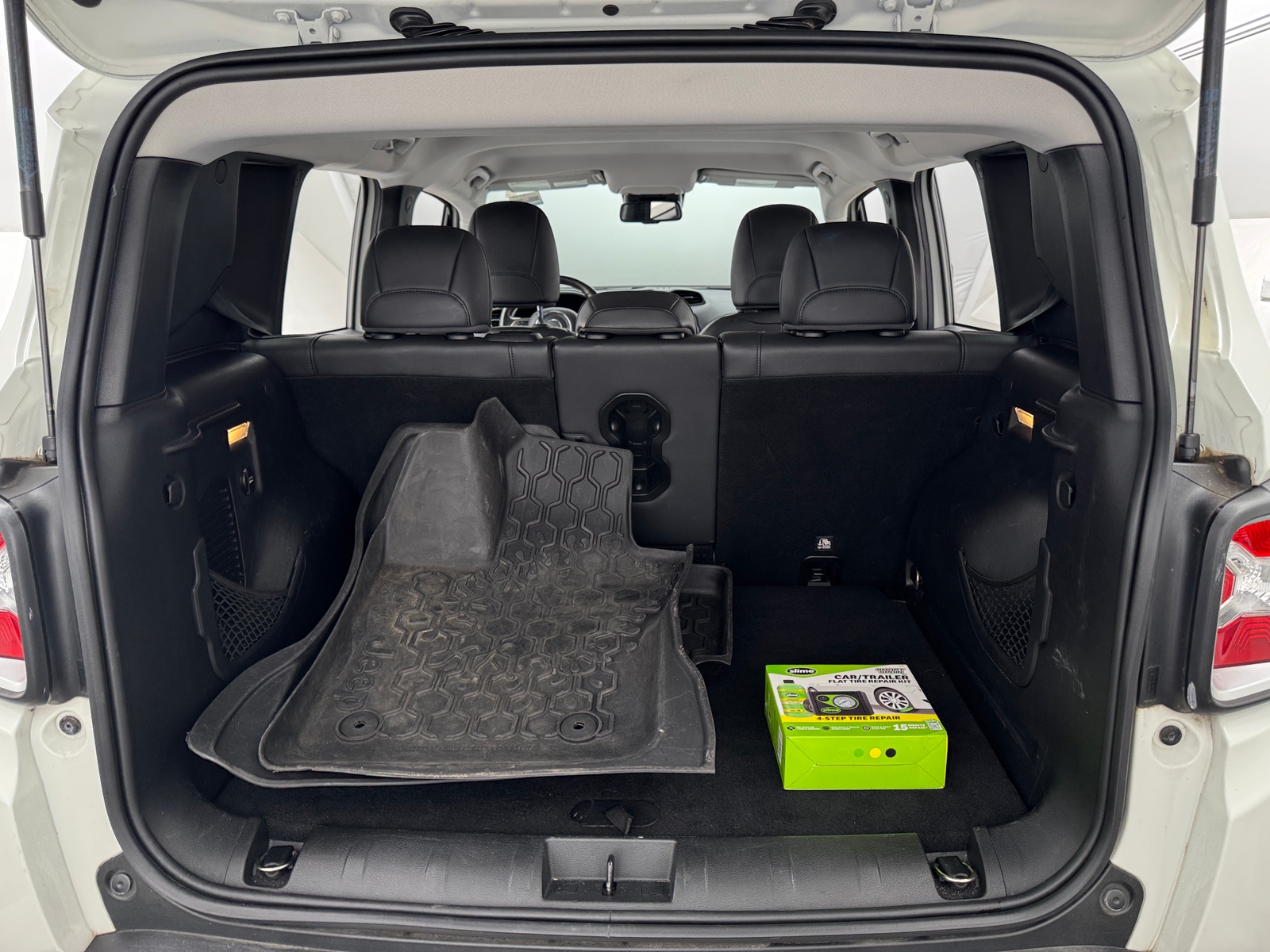 Thumbnail: 2016 Jeep Renegade - 6