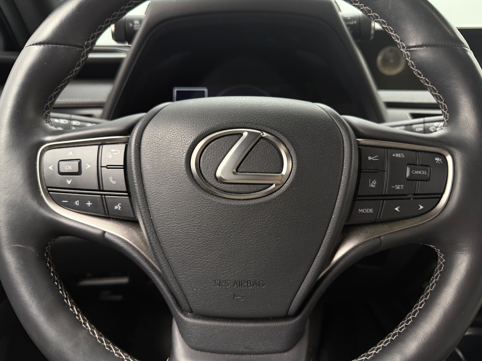 Thumbnail: 2022 Lexus UX - 4