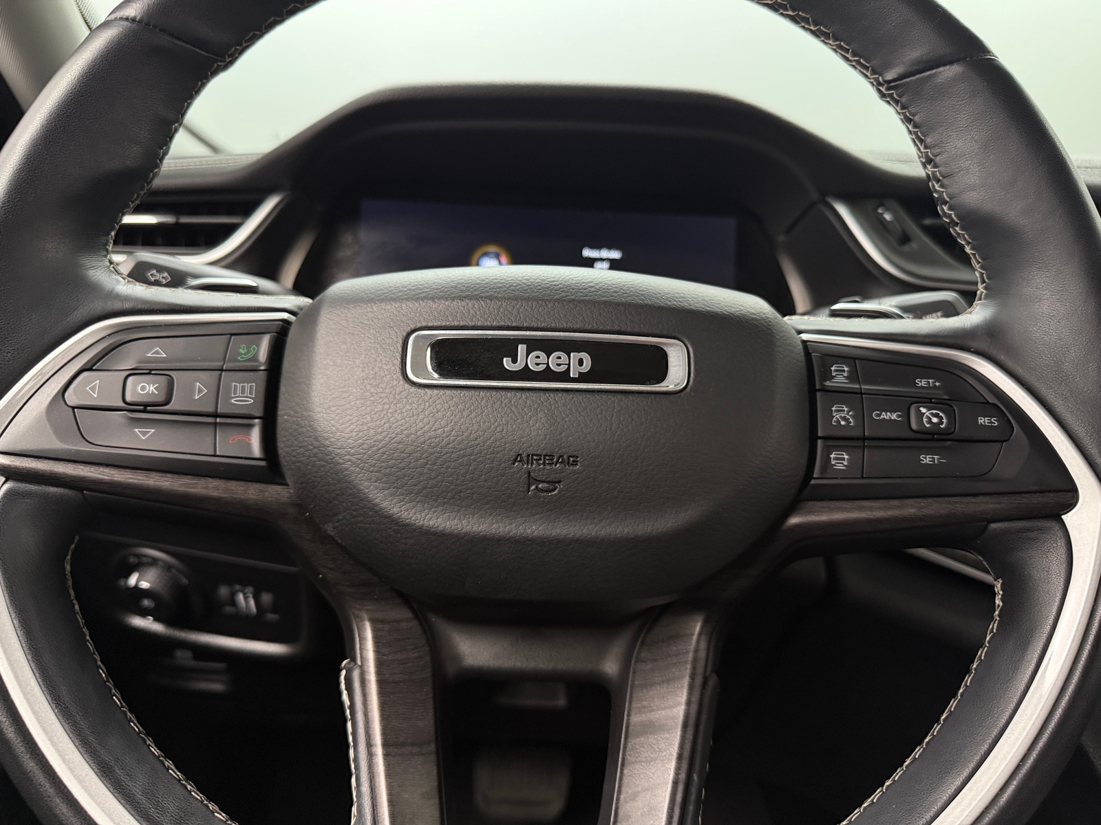 Thumbnail: 2021 Jeep Grand Cherokee L - 4