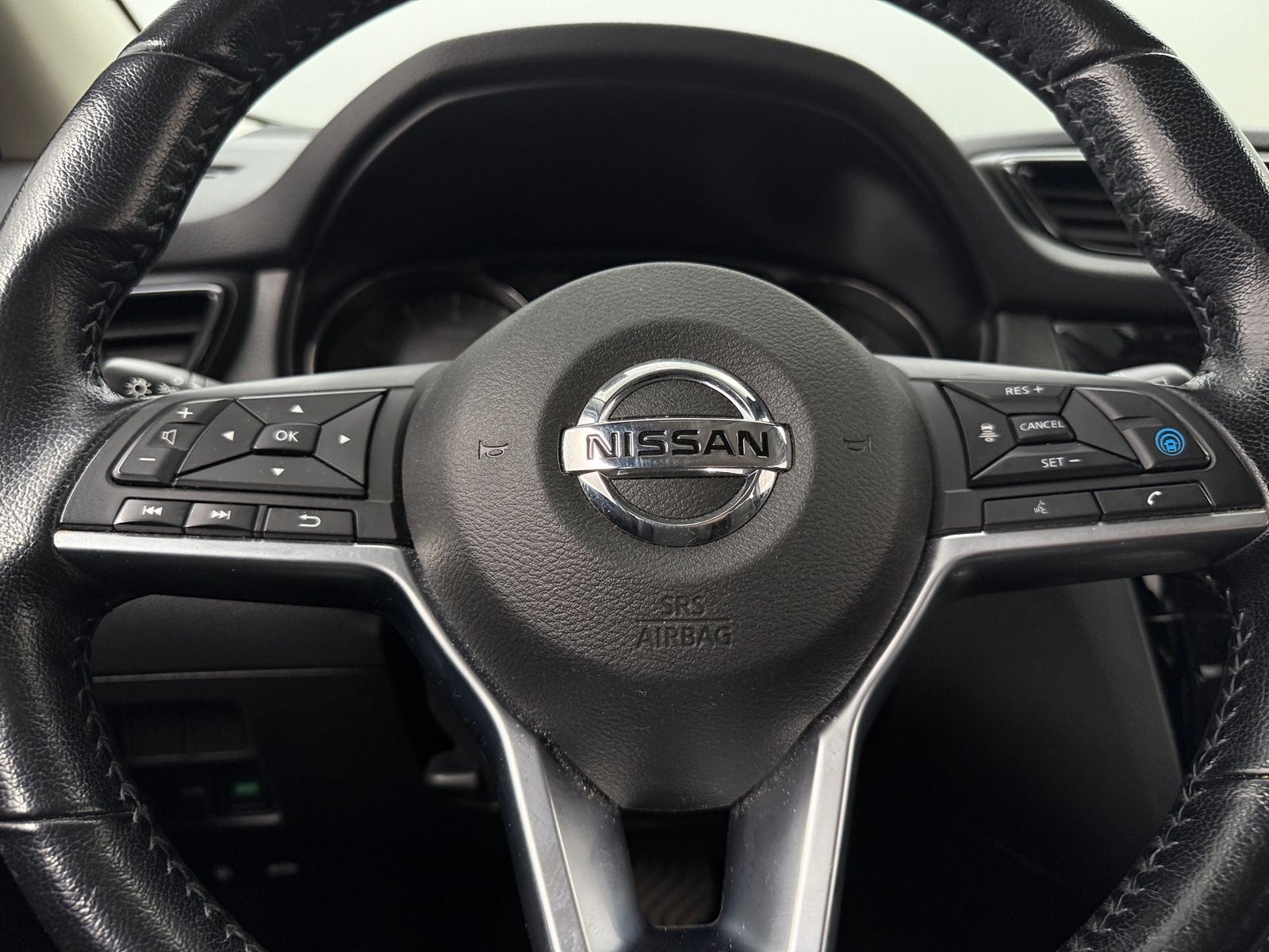 Thumbnail: 2022 Nissan Rogue Sport - 5