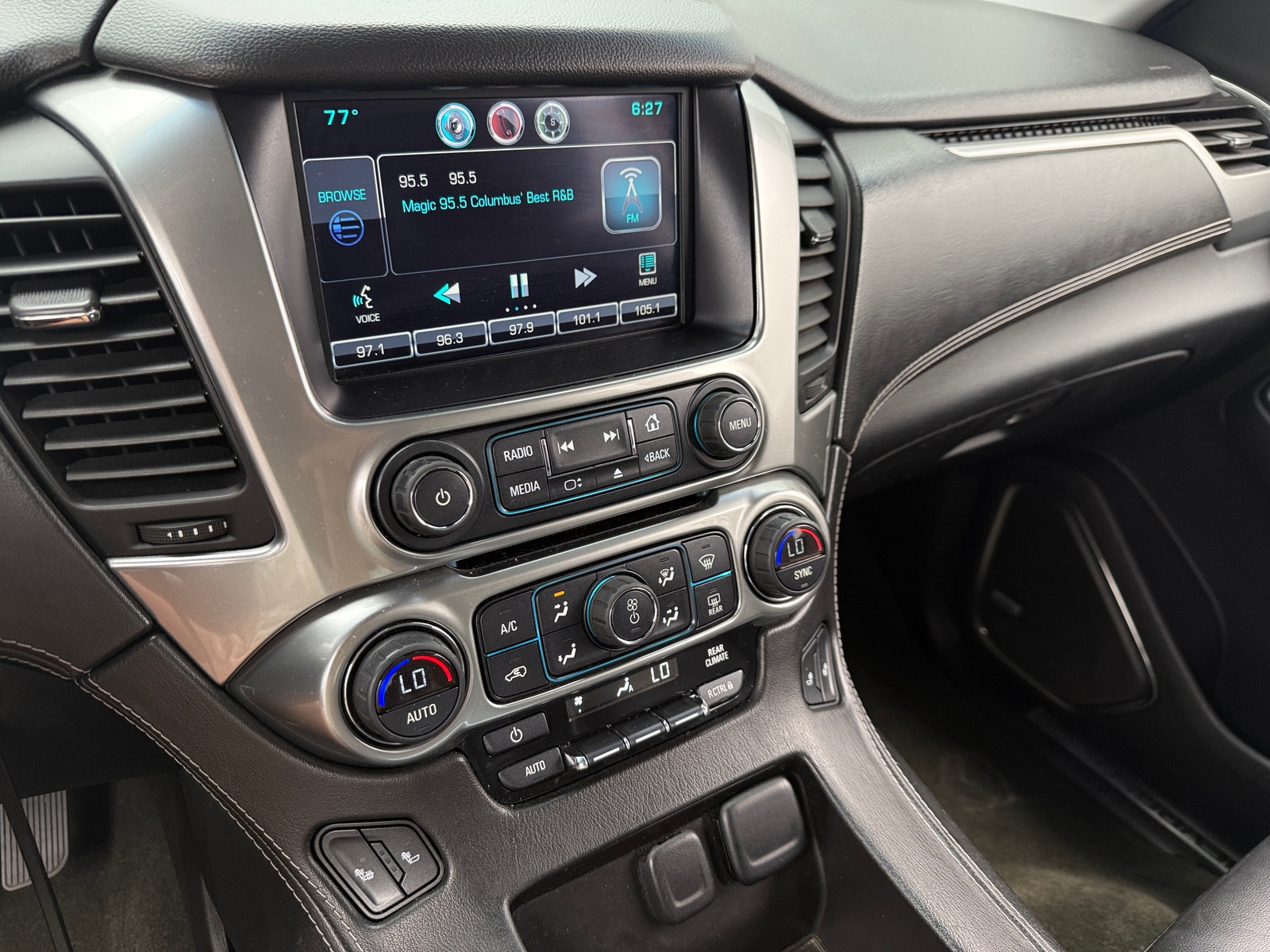Thumbnail: 2015 Chevrolet Tahoe - 3