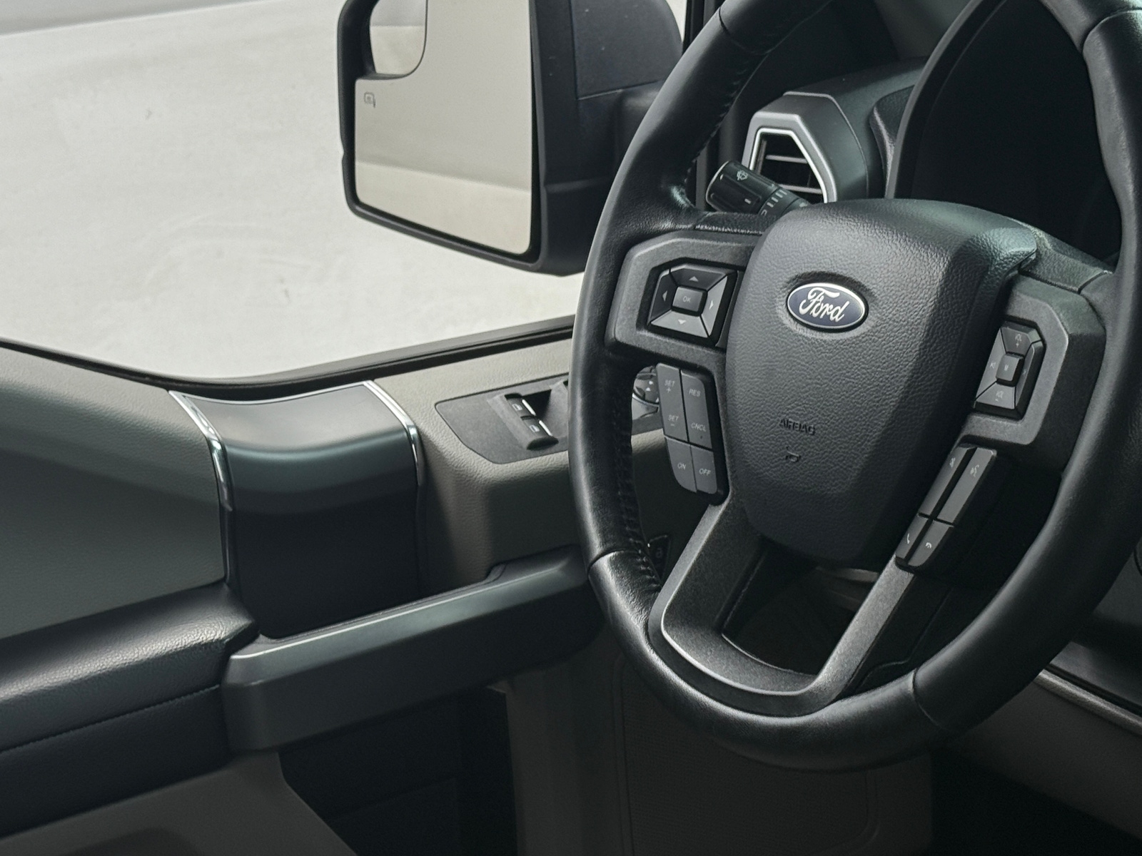 Thumbnail: 2018 Ford Econoline - 5