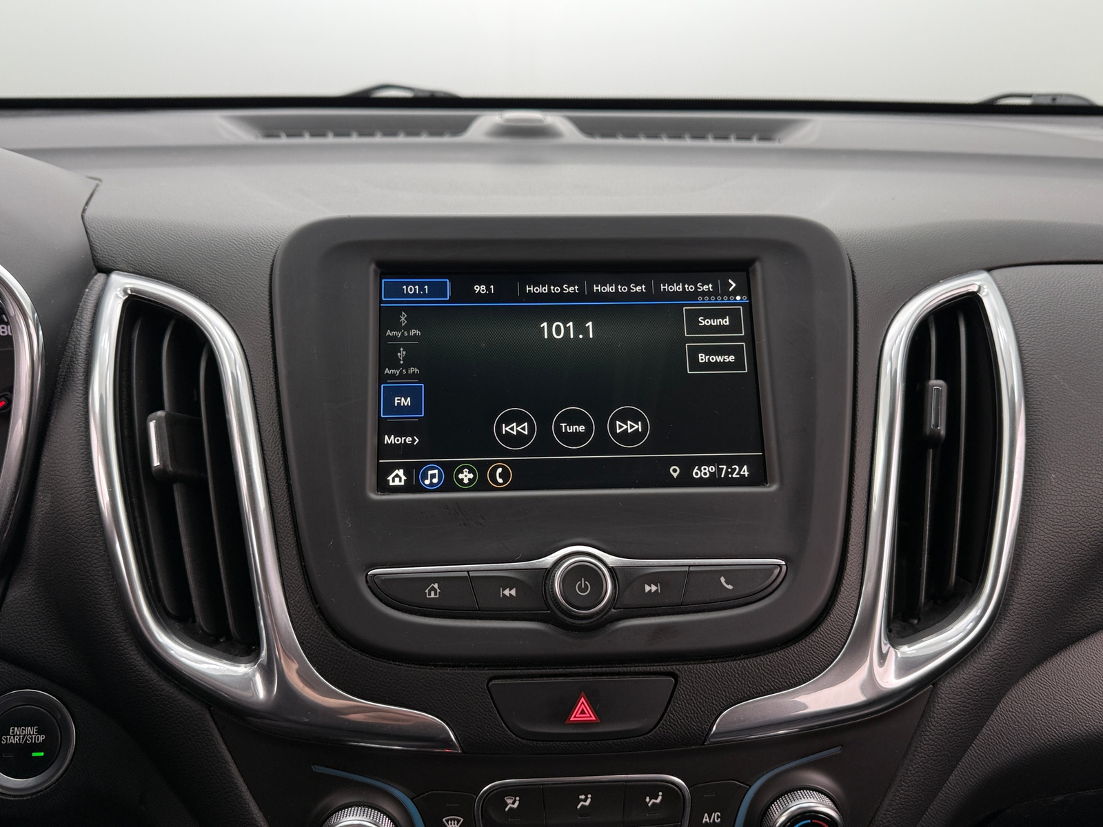 Thumbnail: 2019 Chevrolet Equinox - 4
